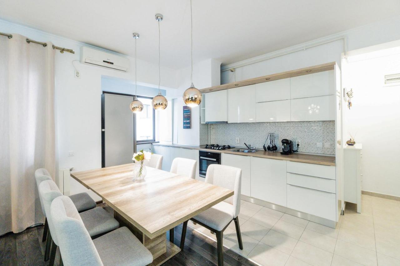 Luxury Baneasa Apartment Bucharest Exterior photo