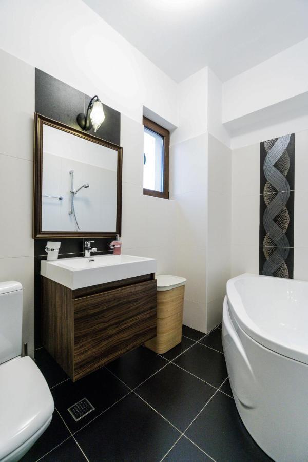 Luxury Baneasa Apartment Bucharest Exterior photo